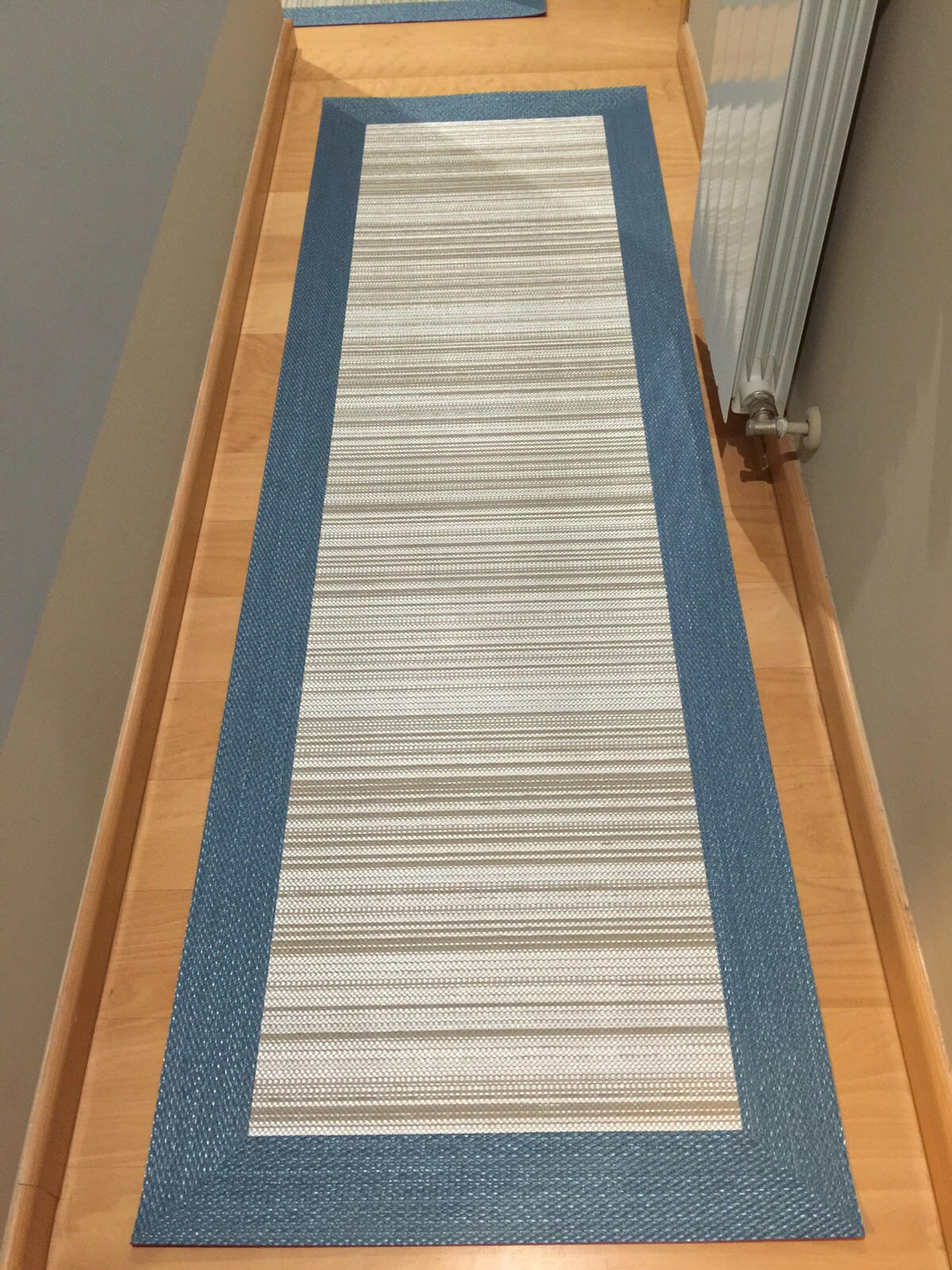 Trabajo con alfombras  Alfombra de vinilo, perfecta para pasillos, fotos  proporcionadas por cliente de toledo